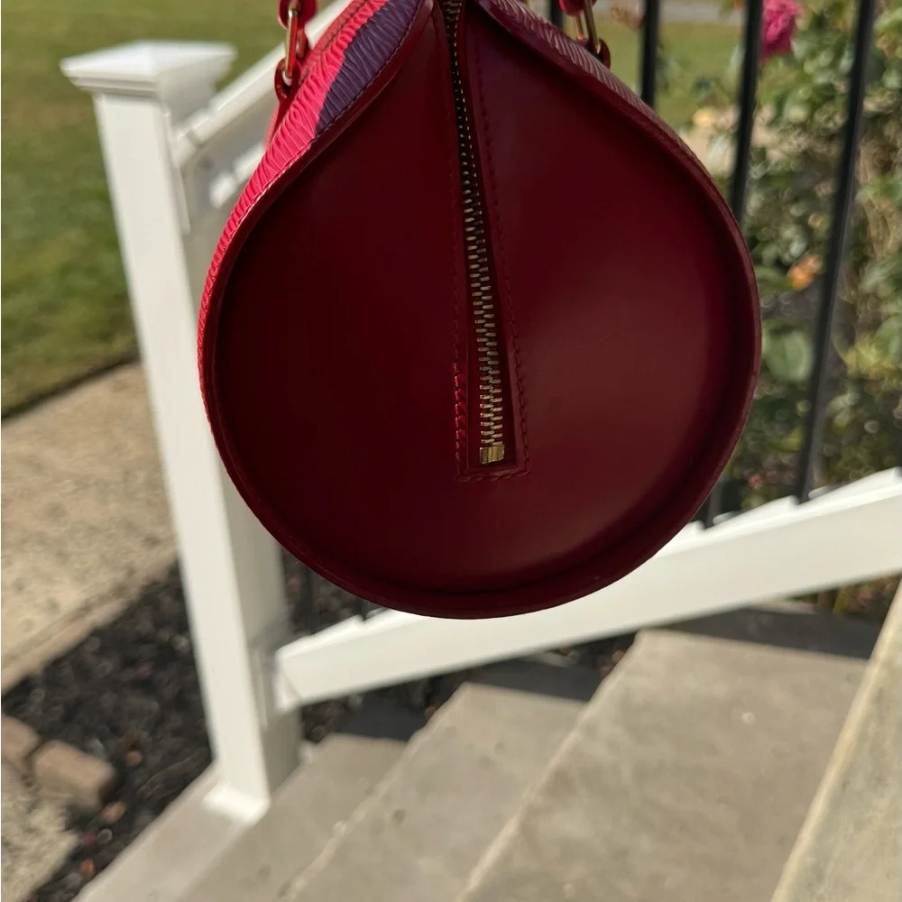 Louis Vuitton Cherry Red Epi Souflet Leather Shoulder Bag - Picture 4 of 16